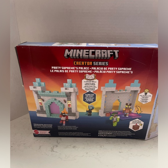 Minecraft Creator Series Party Supreme’s Palace Playset With Lights & Sounds - Picture 2 of 5